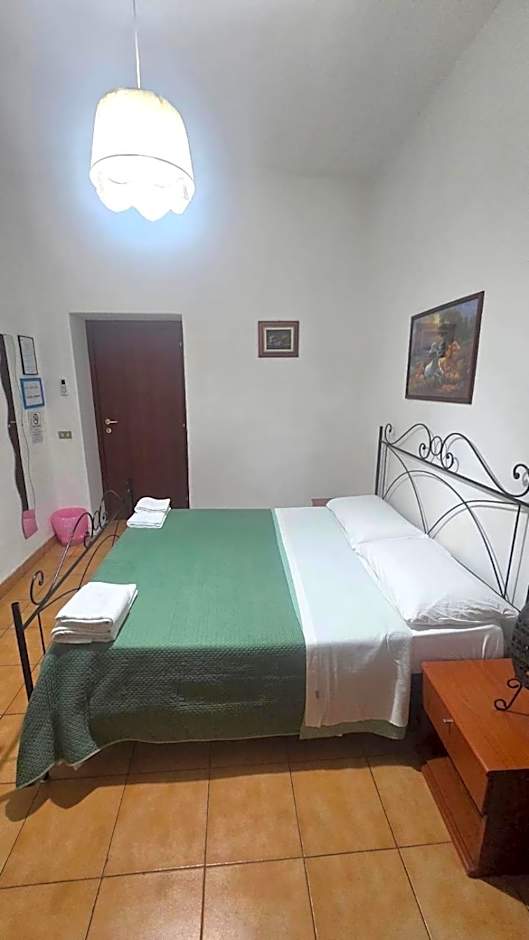Meltin' Rome Guest House