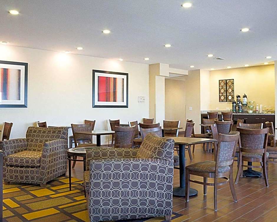 Quality Inn & Suites Minot North
