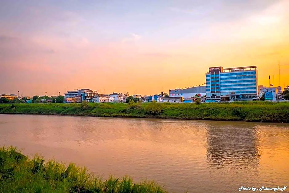 Chaisaeng Palace Hotel