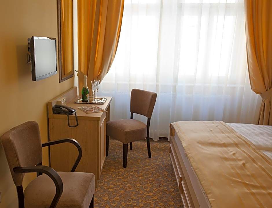 Barokk Hotel Promenád