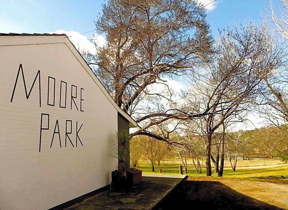 Moore Park Inn