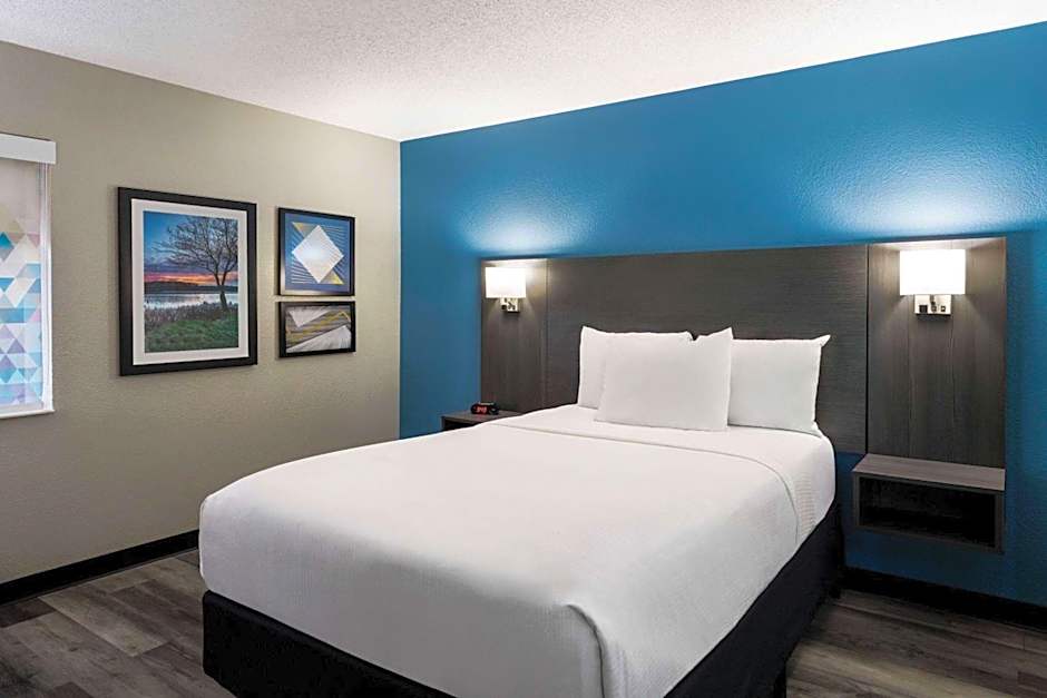 La Quinta Inn & Suites by Wyndham Chicago Tinley Park