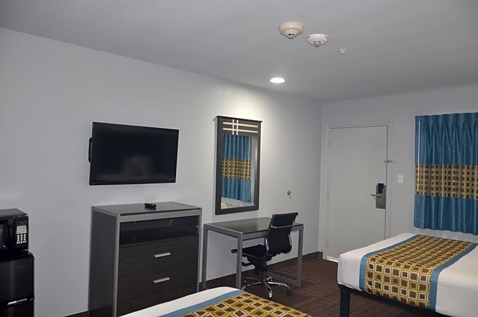 Travelers Inn