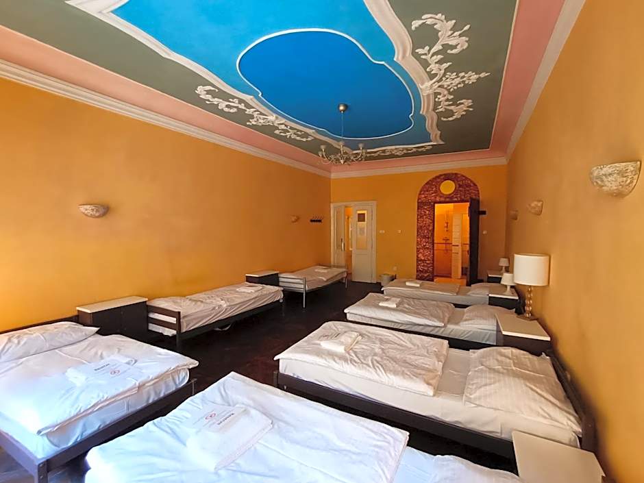 Charles Bridge Hostel & Apartments