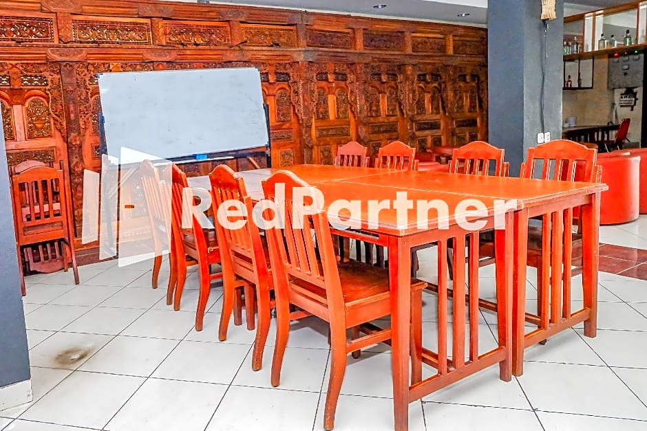 Hotel Sebelas @ Jalan Palasari Mitra RedDoorz