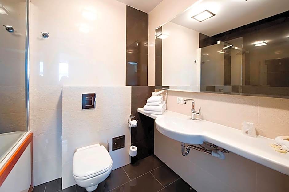 Hotel Symfonia Osjaków