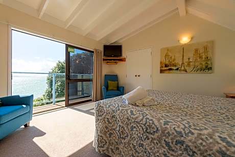 Three-Bedroom Apartment with Ocean View