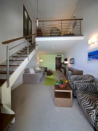 Superior Suite with Balcony with Sea View