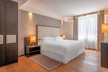 Penthouse Suite with ETAGE7 Access