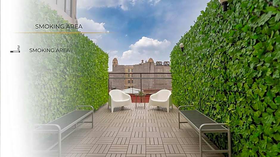 104 Location 2Bdrm 2bath AC apt Fits 8 Rooftop