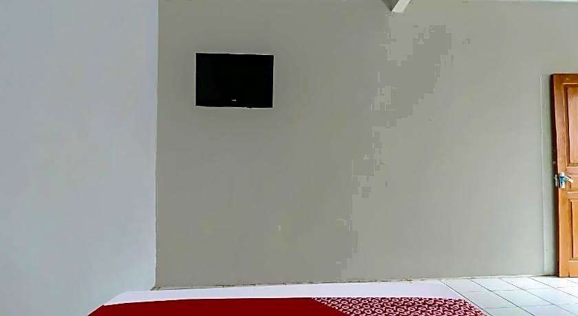 OYO 90809 Homestay Black Pink Merah Jambu Syariah