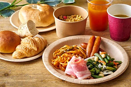 Large Twin Room with Lounge Access ＆ Complimentary Light Breakfast - Non-Smoking