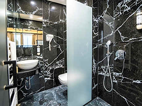 Boutique Double Room - Free Spa Access