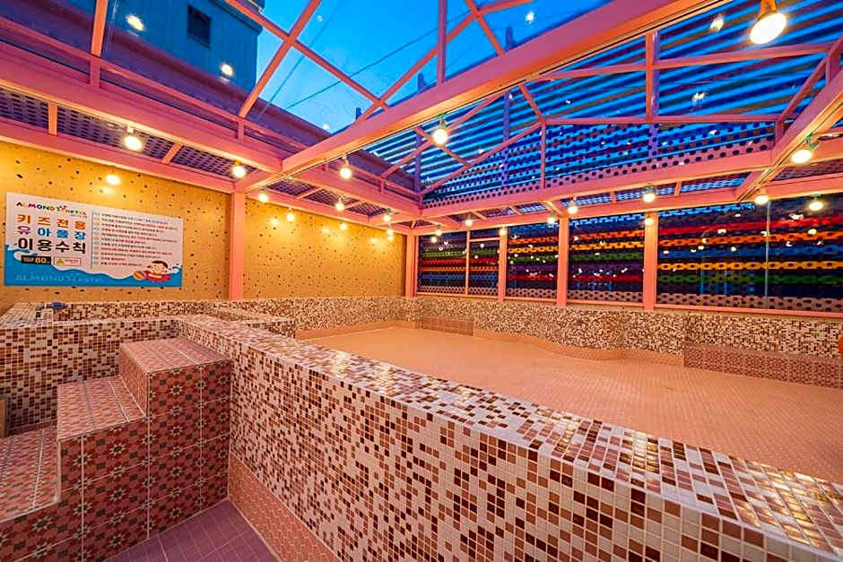 Jangyu Almond Kids Hotel