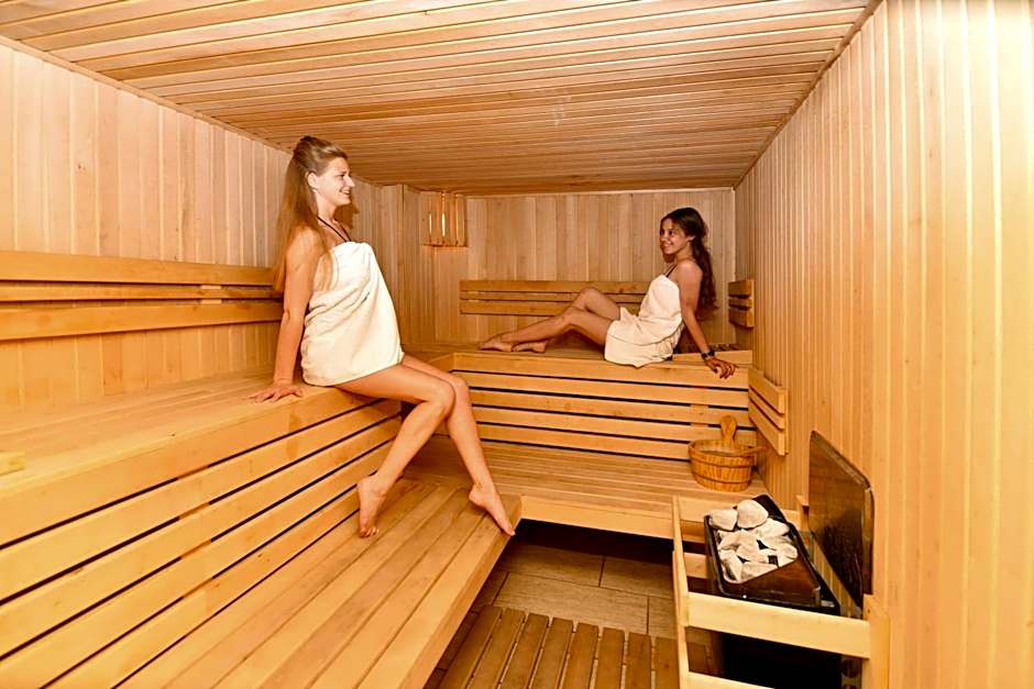 Estreya Residence Hotel and SPA