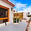 Beautiful 4 bedroom house with phenomenal golf and mountain views