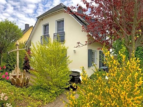 Ferienhaus Klünderberg in Binz - F670 mit Kamin, Terrasse, Strandkorb