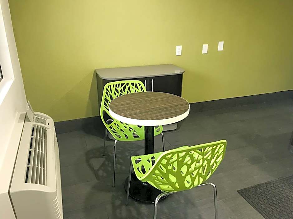 Studio 6-Buttonwillow, CA