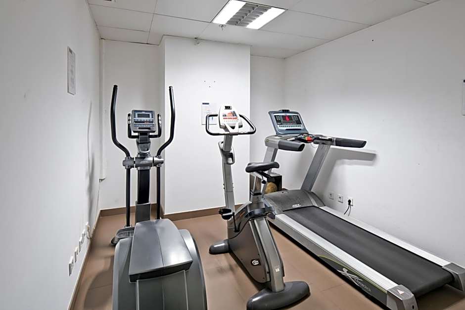 Golden Tulip São João da Madeira Hotel