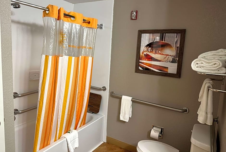 La Quinta Inn & Suites by Wyndham Bannockburn-Deerfield
