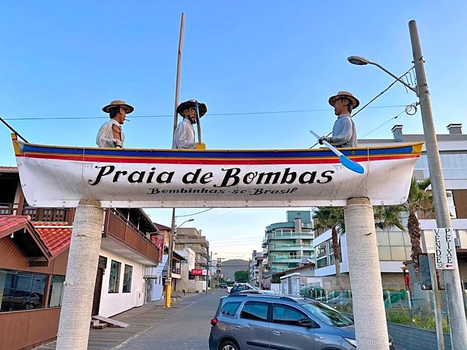 B070 - Apto 2 quartos para 6 pessoas em Bombinhas