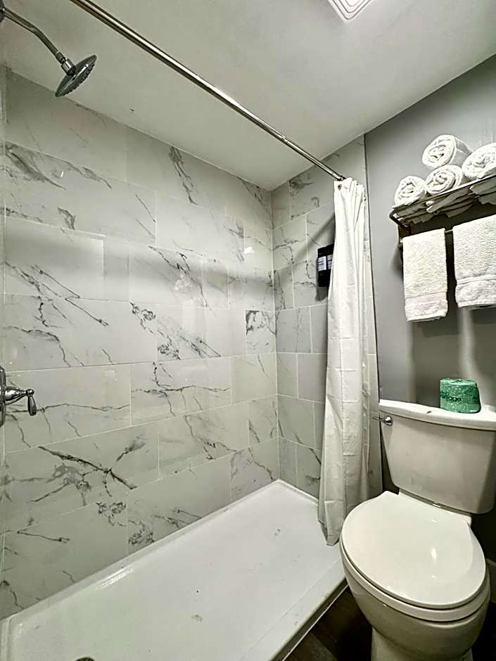 O'Hare Inn & Suites