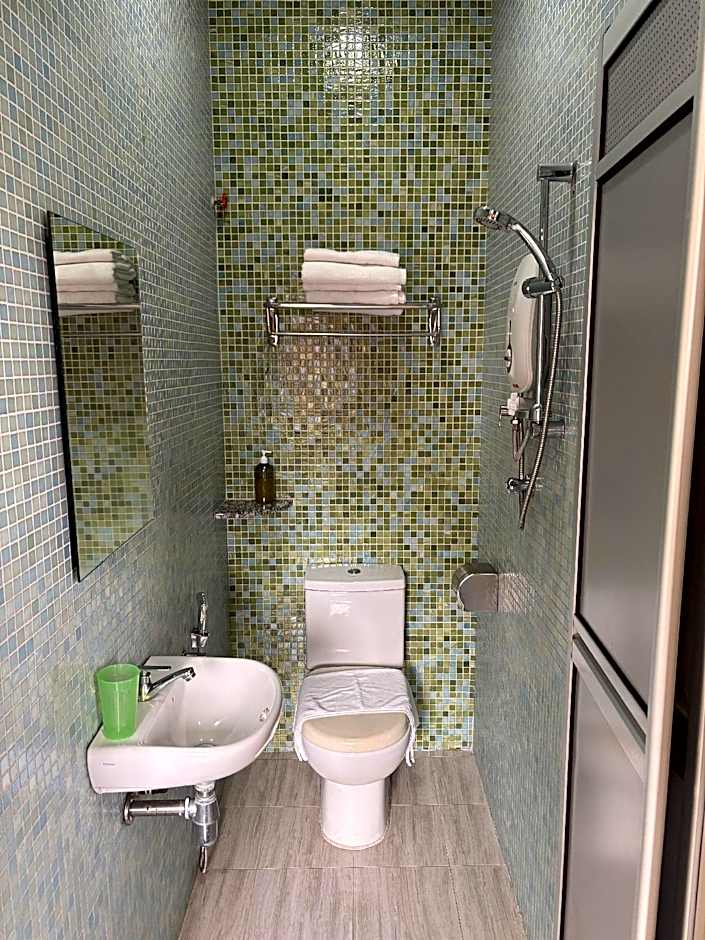 Islander Lodge by LWE