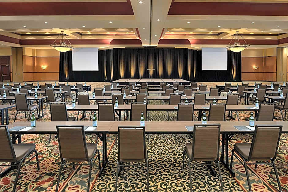 Renaissance by Marriott Tulsa Hotel & Convention Center