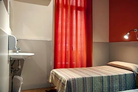 Single Room with Shared Bathroom