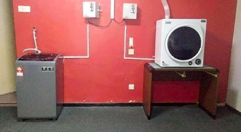 Hotel Centrepoint (Self Check In After 5PM)
