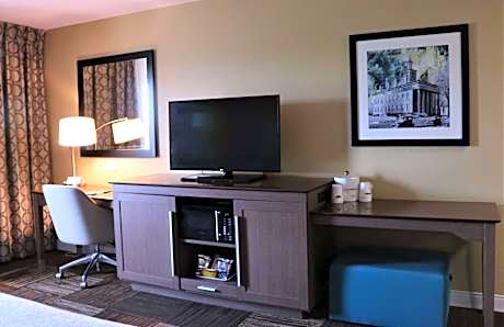 King Room Mobility and Hearing Access/Non-Smoking