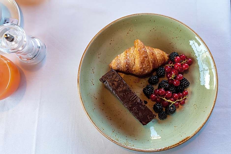 La Tambra - Residence - Central with Restaurant