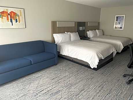 Queen Suite with Two Queen Beds and Single Sofa Bed - Communications Accessible