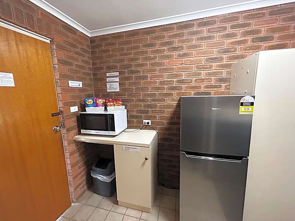 Balranald Colony Inn Motel