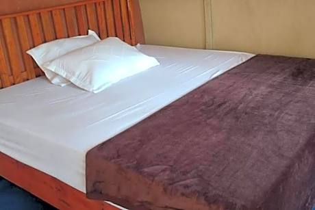 Penginapan puncak Dua Mitra RedDoorz