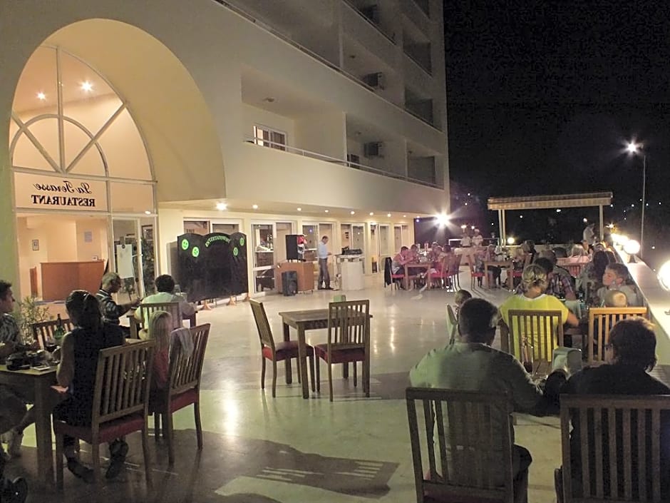 Tuntas Family Suites Kusadasi