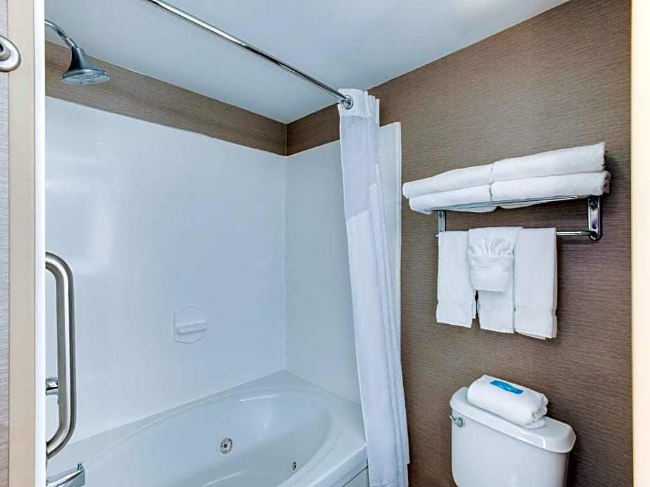 Holiday Inn Express Hotel & Suites Bethlehem, an IHG Hotel