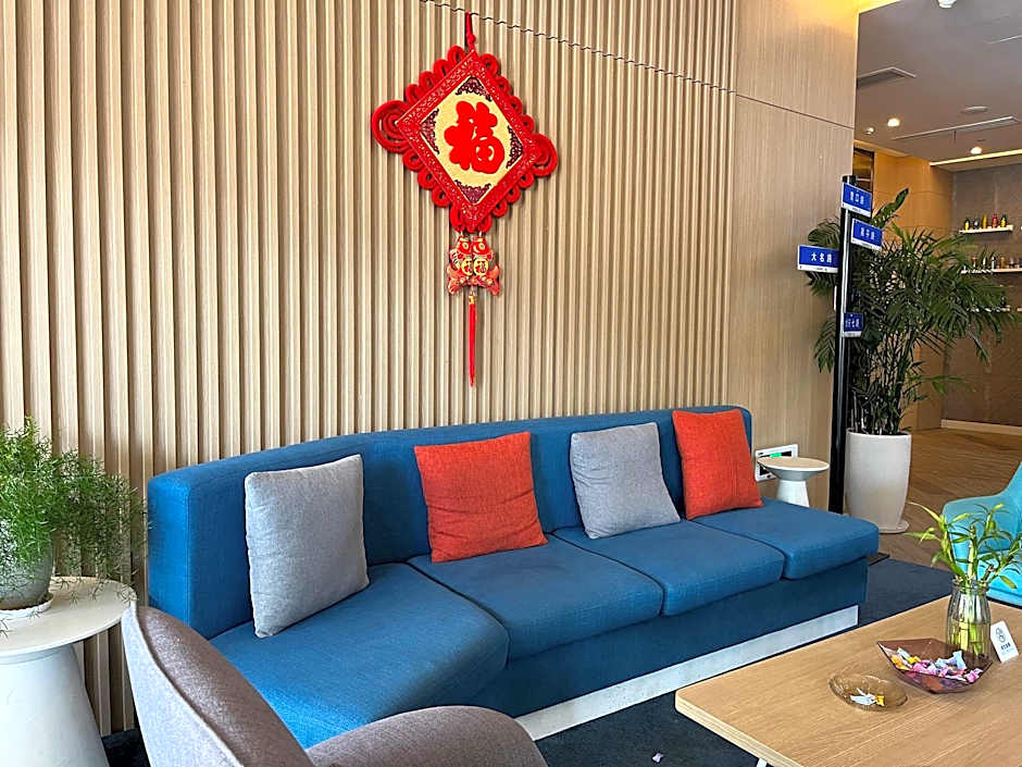 Holiday Inn Express Qingdao City Center By IHG