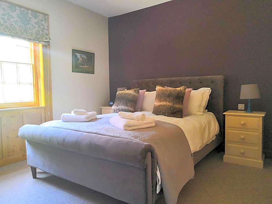 The Three Horseshoes