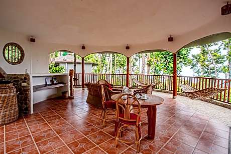 King Suite with Ocean View