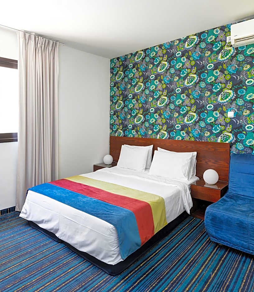 Mizpe Yam Boutique Hotel