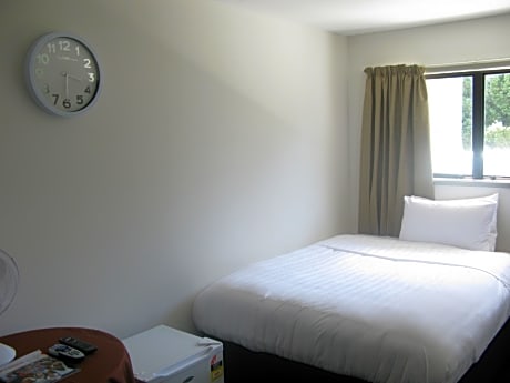 Double - Shared Bathroom