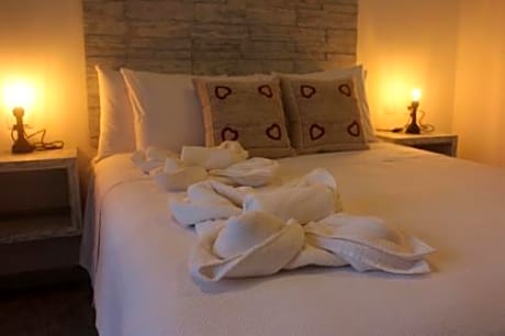 Suite Queen with Balcony and Pool View