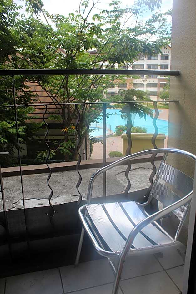 ONE OASIS B1 back of SM MALL, Free Pool Wifi