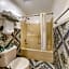 Best Western Harbour Inn & Suites Huntington - Sunset Beach