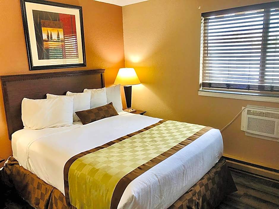 Photo 1 of 8 of Efficiency 2 Queen Beds