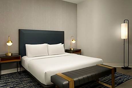 King Room with Atrium View - Mobility/Hearing Accessible w/Tub