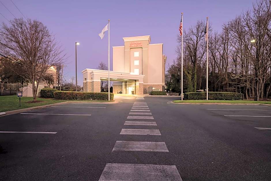 Hampton Inn By Hilton & Suites Charlotte-Airport