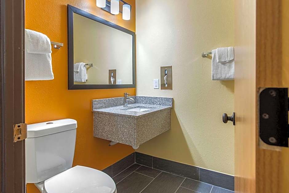 Quality Inn Grand Rapids Near Downtown