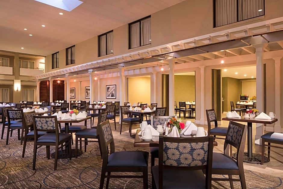 DoubleTree by Hilton Laurel